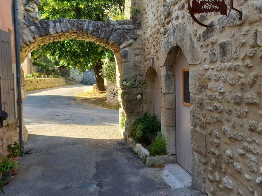 Le Clos Du Rempart - 2 A 4 Pers. Saint-Restitut Kültér fotó