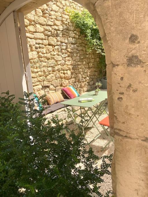 Le Clos Du Rempart - 2 A 4 Pers. Saint-Restitut Kültér fotó
